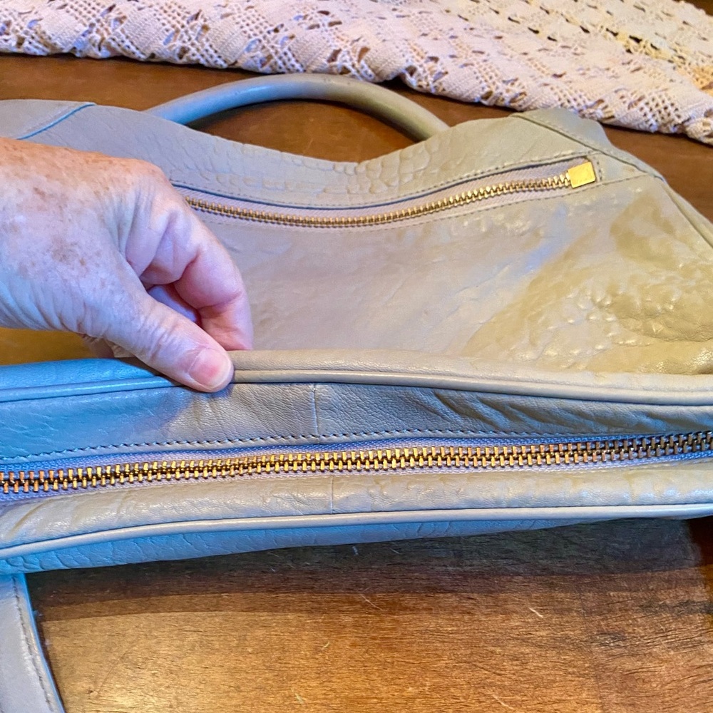 🔥Marc by Marc Jacobs Cement Lamb Leather Top Handle Crossbody Bag🔥 - Picture 5 of 16